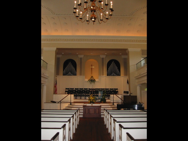 Baptist Church of Beaufort inside.jpg